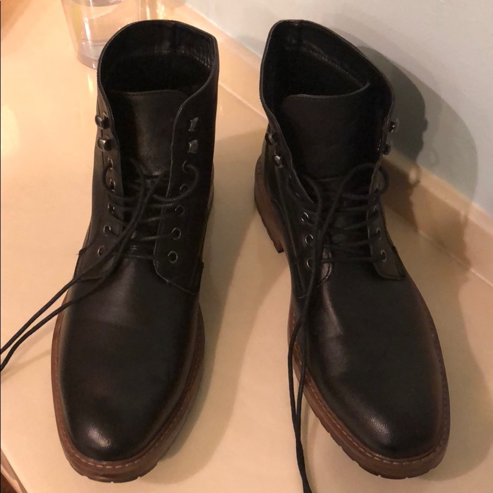 Perry Ellis ultra foam Gunner boots